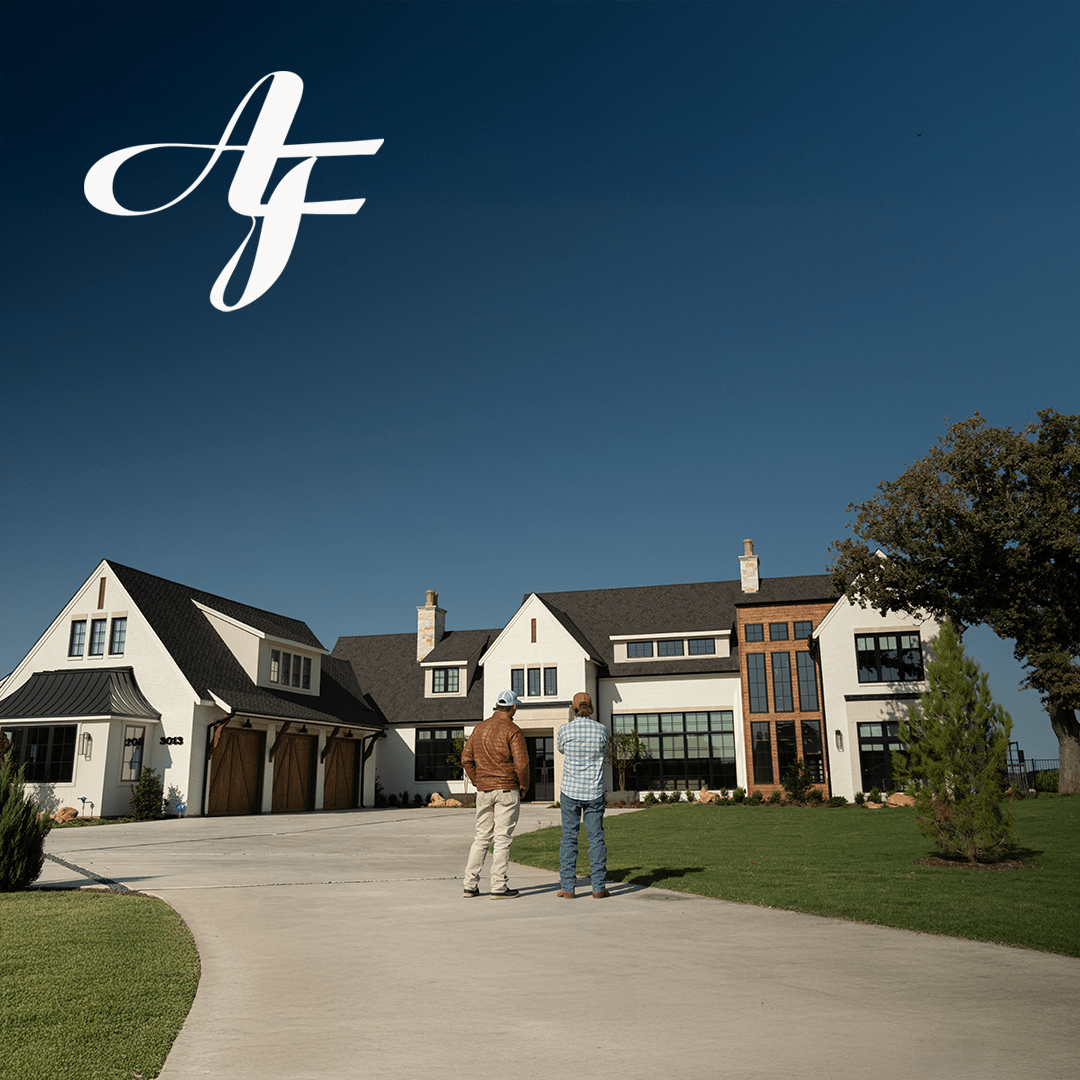 AF- Lake house in front-min